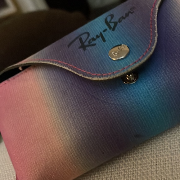 Ray-Ban Sunglasses - Picture 3 of 9